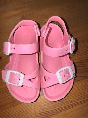 Girls Adjustable Pink Buckle Strap Sandals